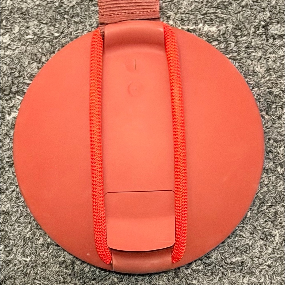 Ue roll bluetooth speaker s-00152 - Picture 2 of 3